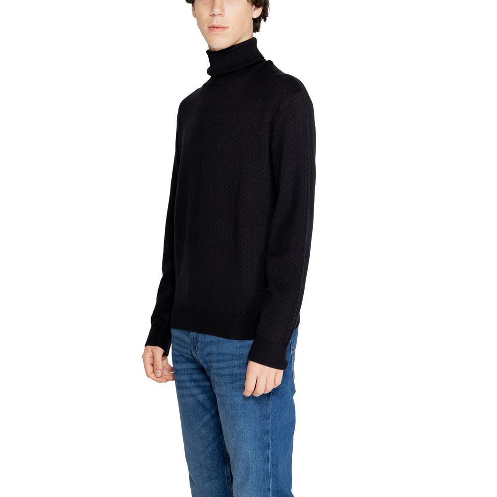 Black Cotton Turtleneck